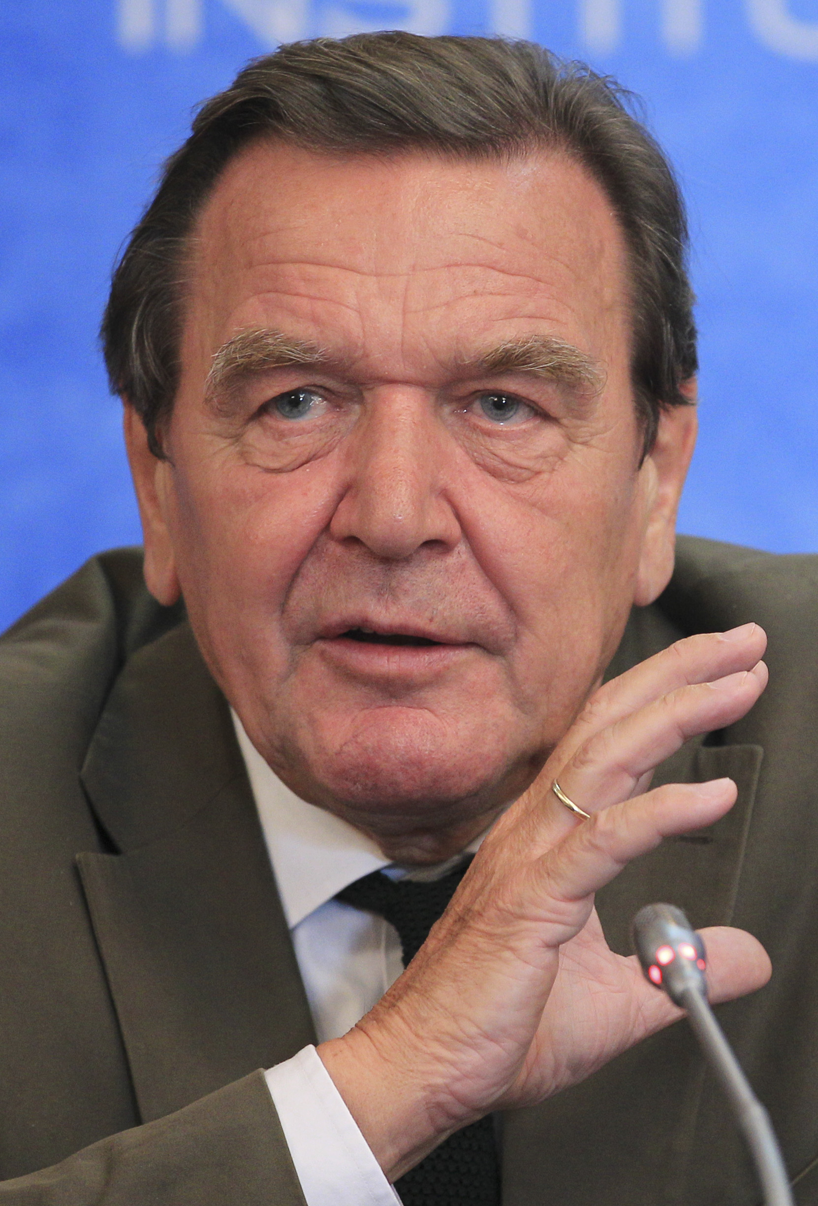 Προειδοποιήσεις Σρέντερ για τις συνέπειες που θα είχε ενδεχόμενη διάλυση της Ευρωζώνης